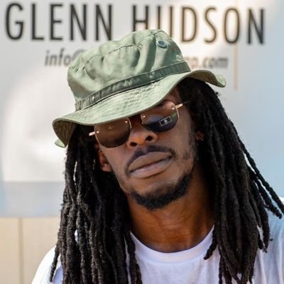 name is glenn Hudson i am 1/2 founder, leader/choreographer of Definitives dance crew. bookings for workshops, shows ect follow and message me on D_official07