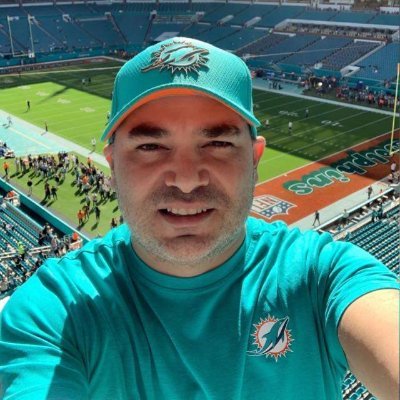 Tech and Digital Passionate, Ex-Soccer Player CD Atletico Marte, 1994 El Salvador Sub-21 National Team, Miami Dolphins/Heat Fan, Salvadoreño en USA