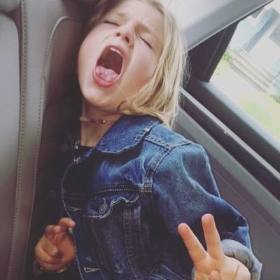 mermaidcatching's profile picture. valuable, but still trash; a garbitch