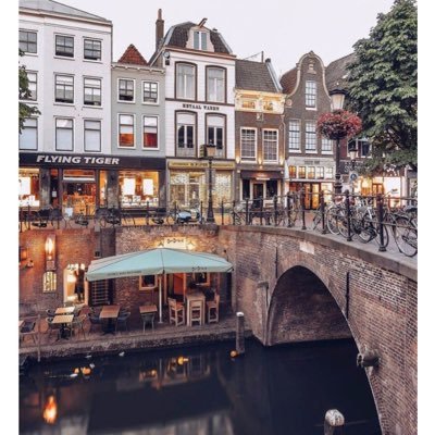 avvvn_'s profile picture. technical & security information 📖📚 dream, believe ، do🖇✨🌸