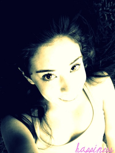 lola! pues solo soy yo! una chica que ama la danza y sobre todo vivir !
buscando cada dia la felicidad para mi y para los demas! ;)