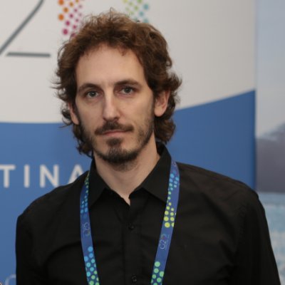 Periodista acreditado en el Ministerio de Economía. Ciencias de la Comunicación Social (UBA). Estoy en @clarin y @fmmilenium