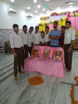 student and business man

सामाजिक कार्य