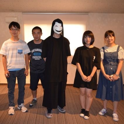 高校生バンドの「ゼラニウム」です！
Vo,師匠
  Gt,TAKAMI →@miku_t_0920 Ba,YU-TA →@yu_ta_2305_ba Dr,,MASKED KNIGHT →@aotianjiantai Key,MASTER(→@n2sRM66bUPldN3V の5人で活動しています！