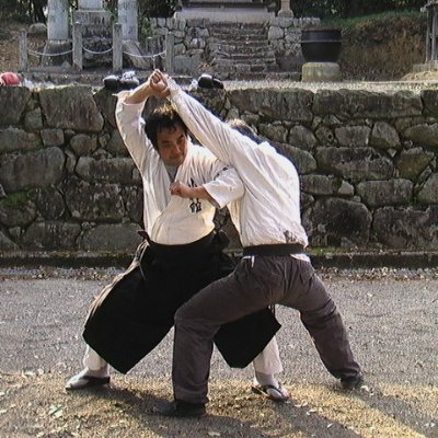 日本拳法道（防具付総合武道）と豊前福光派古術（日本伝護身武芸）を稽古している風門館です。新規門人募集中です。無料体験入門１回有り。田川・筑豊・行橋・北九州地区から稽古に来ています。毎週日曜１０時から１２時。田川郡福智町武道館。ＤＭで気軽にお問い合わせください。護身・健身・修身の三位一体を目指してます。