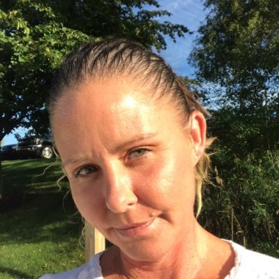 I am a honest loving caring Real Raw Tell you like it is. I follow the Real and Talented people I 💜. Real always Recognize’s Real. God Fearing woman. V