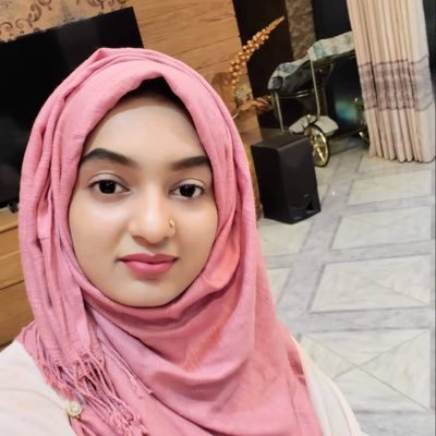 Hi! I'm a professional web developer & content writer.