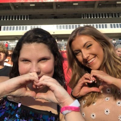 💕looking for swiftie pals💕 saw Taylor 10/31/15 and 8/14/18 in Tampa💕20 years💕FL girl