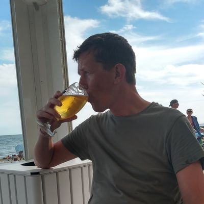 Realistic optimist , Husband, parent and UTD, #armchairsportsfan, Shit in one hand wish in the other see which fills up quicker