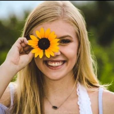 Emily_noel99's profile picture. 