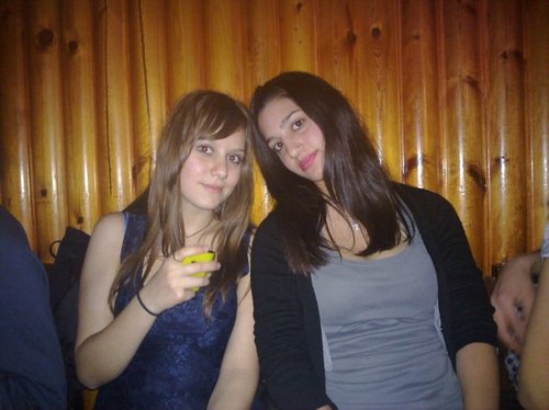 victoriayiouxou's profile picture. i am simply the best!!xD 
follow me and i'll follow you back!!:))