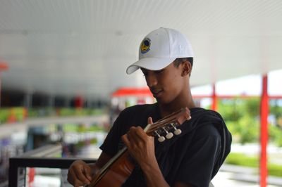 haluyudotcom's profile picture. Manusia random