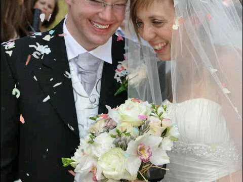 tru_def's profile picture. According to Twitter I'm an upcoming hip hop artist and not an accountant from Suffolk, England. Go figure!