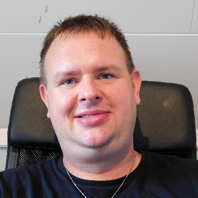 Utviklar, Linux -entusiast og bygdeoriginal som tørr å gå eigne vegar. Likar meg best på upløyd mark med nye utfordringar.