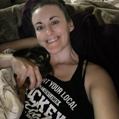 Loyal Buffalo Sabres fan, not a puck bunny, Oregon Ducks, writer, artist, puggles, books, music, family. Instagram Amanda_Ash99