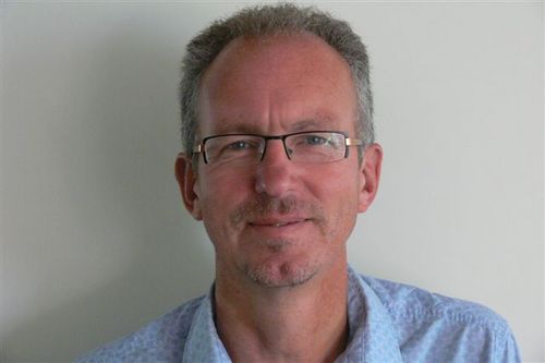 Maatschappelijk ondernemer met focus op zorgzame buurten en complete zorgteams. Eigenaar van https://t.co/FIPeqFcc8P. Getrouwd en twee kinderen.