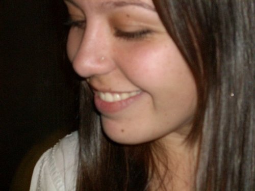 naanaatp's profile picture. ''Até cortar os próprios defeitos pode ser perigoso. Nunca se sabe qual é o defeito que sustenta nosso edifício inteiro.''