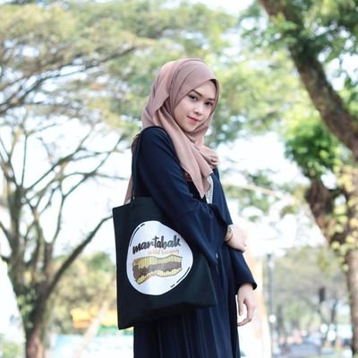 riachandra94's profile picture. twitter baruuuuuu :D