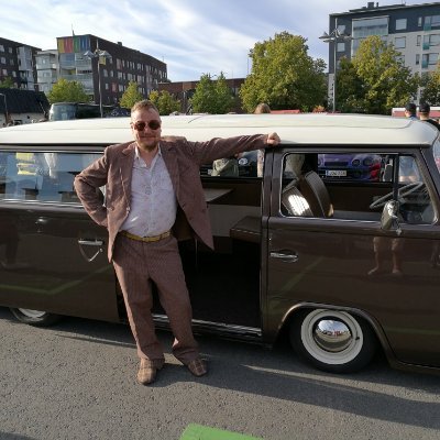 lassiarminen's profile picture. Ilman hyvää ruokaa ja juomaa elämä olisi turhaa.