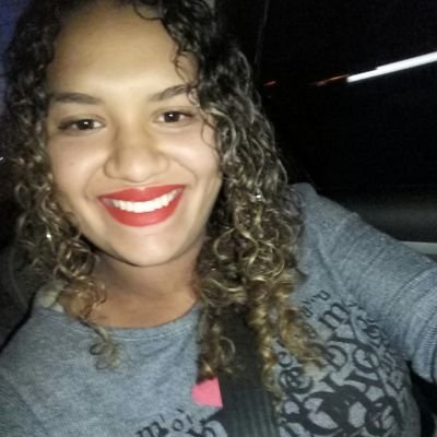 Gaúcha 💁
Geminiana ♊
Colorada ♥
Pagodeira 🎶🎤
Téc. enfermagem 💊💉📚❤