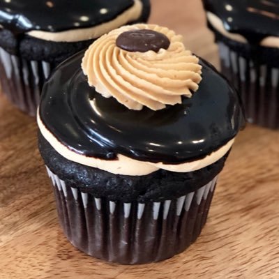 Delicious Cupcakes, custom cakes, coffee and Frappe drinks. Located on beautiful Anna Maria Island. We offer 18-24 cupcake flavors a day in the case.