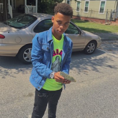 TrapmodeY's profile picture. slime🐍💚 EASTMACON🎯 16🥵 fashion designer😬💧