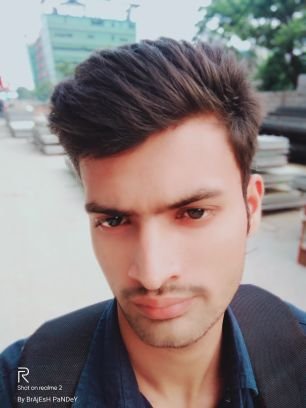 Brajesh19524299's profile picture. चल रहा हूँ धूप में तो महाकाल तेरी छाया है, शरण तेरी सच्ची बाबा बाकी सब मोह माया है।