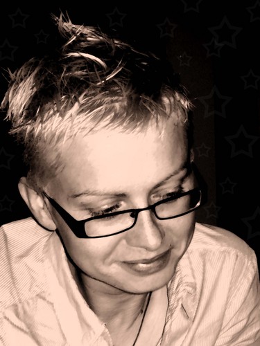 Elak77's profile picture. mother of 5 years old cheeky little boy, motorbike fan, dedicated follower of s a;-)