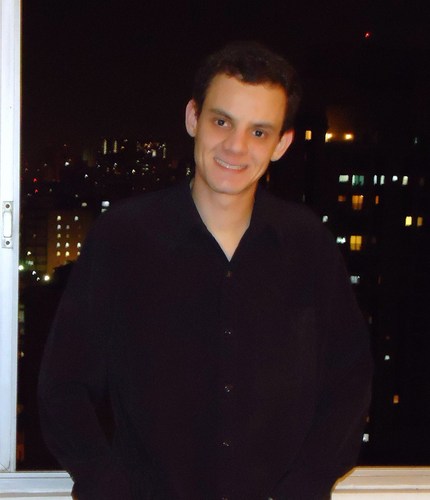 Advogado. Nascido em 1988 em Cajuru, São Paulo, Brasil. Formado em 2010. Lawyer. Born in 1988, in Cajuru (São Paulo, Brasil). Graduated in 2010.