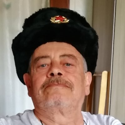 Aspetto la dittatura del proletariato.
Io aspetto, eh!
Scrivo romanzi erotici M/M sconsigliati alle personcine per bene.