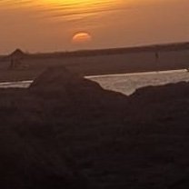 حساب شخصي امثل فيه نفسي فقط، احترم عقلي فقد خلق ليشكلني، اكتب ما يروق لي ولكم حرية التفسير، من لا يرحم الناس لا يرحمه الله.