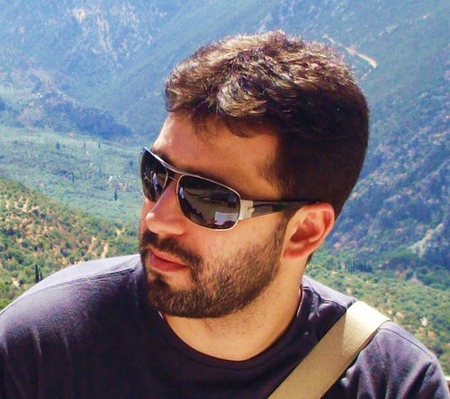 Assessor do Departamento de Atenção Basica do Ministerio da Saude, militante da Reforma Sanitarista e do PT. Pai de Alice e em breve da Isabel