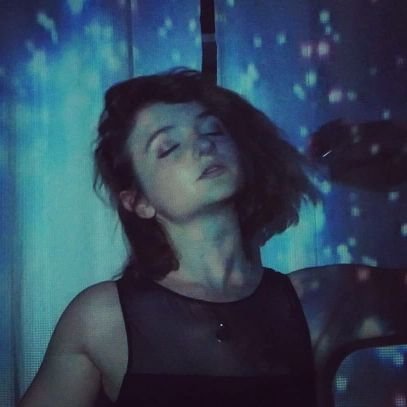 Berenice_Bou's profile picture. 🤷
Instagram : berenice_bou