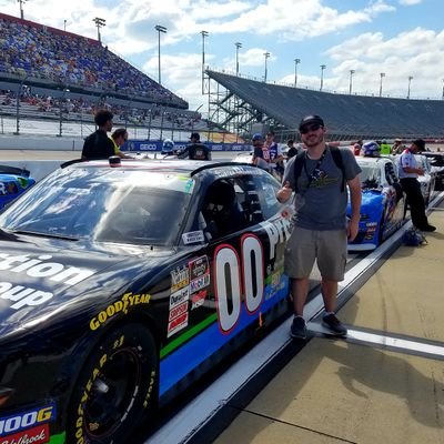 Sim racing driver for @SRNMotorsport74, writer for The Driver Diary blog (https://t.co/DuO0fkVBo3). Fan of motorsports, Hurricanes hockey, and NC State athletics.