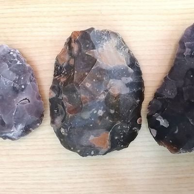l_hutchence's profile picture. Palaeolithic Archaeologist. DPhil candidate focusing on identifying variably skilled Acheulean knappers. Loves rocks. Co-convener of @PalQuatOxford