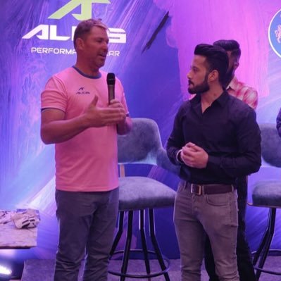 RohanSri7's profile picture. Cricketer, Gamer, Writer, Entrepreneur