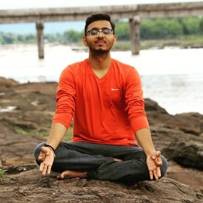 KunalChavda28's profile picture. બો જ ખતરનાક ભૂખ લાગી છે...
ને પછી કડક ઊંઘ આવે છે લ્યા! 
- એમ સુરતી એટલે જોવા જઈએ તો 😎