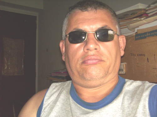 Ingeniero Electricista (LUZ-93) . Licenciado en Matemática y  Física (LUZ-2011)