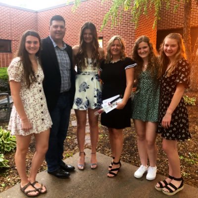 Mom of 4, A,E,L,M, wife to Jon, Luxury Specialist at Century 21 ProLink, proud wife of a former Hawk