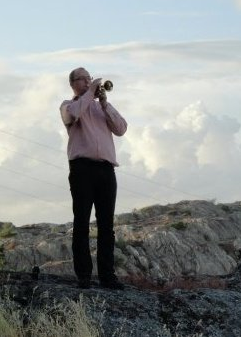 FPGA design engineer. Cornet player (Solna Brass)  and award winning Home brewer. Tweeting in Swedish & English