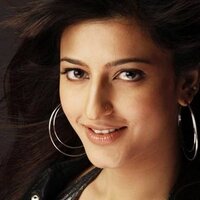 shruthi (@shruthihaasan) 's Twitter Profile