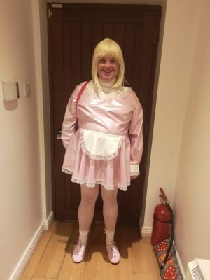 hi I am sissyrose a sissymaid/sissyslut  I am also proud to be owned  
by the stunning @JadeStorm8