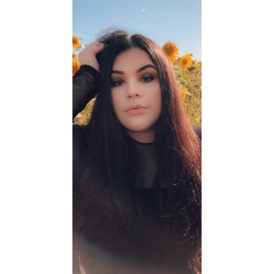 24|Singer|Make-upArtist|Humor|IG:natalie__figueroa