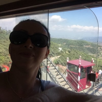 SarahMaherzi's profile picture. 