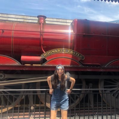 chacn_8's profile picture. Karma is the breeze in my hair on the weekend ✨