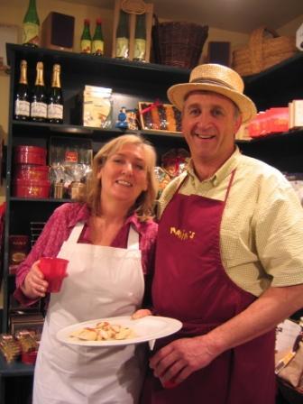 Friendly Deli fresh baked baguettes superb coffee & cakes.Wonderful local & international cheeses & quality local meats.Beautiful Hampers & free smiles!