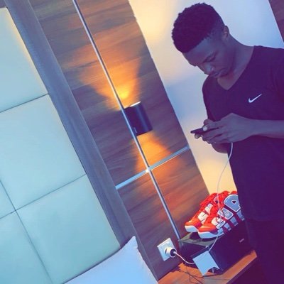 LAUGH😂, LOVE❤️,LIVE 🎲
Crypto that's all i live for..📈📊
Stay connected on I.G,
C.E.O #HARRIZMEGAWASH