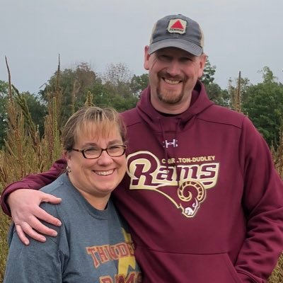 ElizabethBoura4's profile picture. 