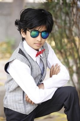 MansiTh89432710's profile picture. 