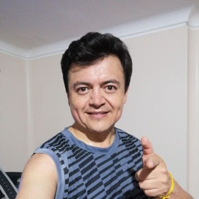 Soy una persona que gusta de la vida y sus retos, agradeciendo a la Magna Presencia Yo Soy por la vida al abrir los ojos y de lo vivido al cerrarlos.